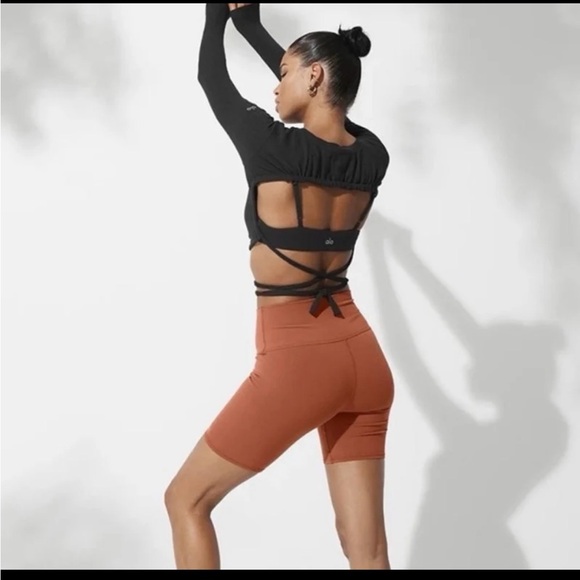 ALO Yoga Black Long Sleeve Strappy Crop Top - Picture 5 of 8